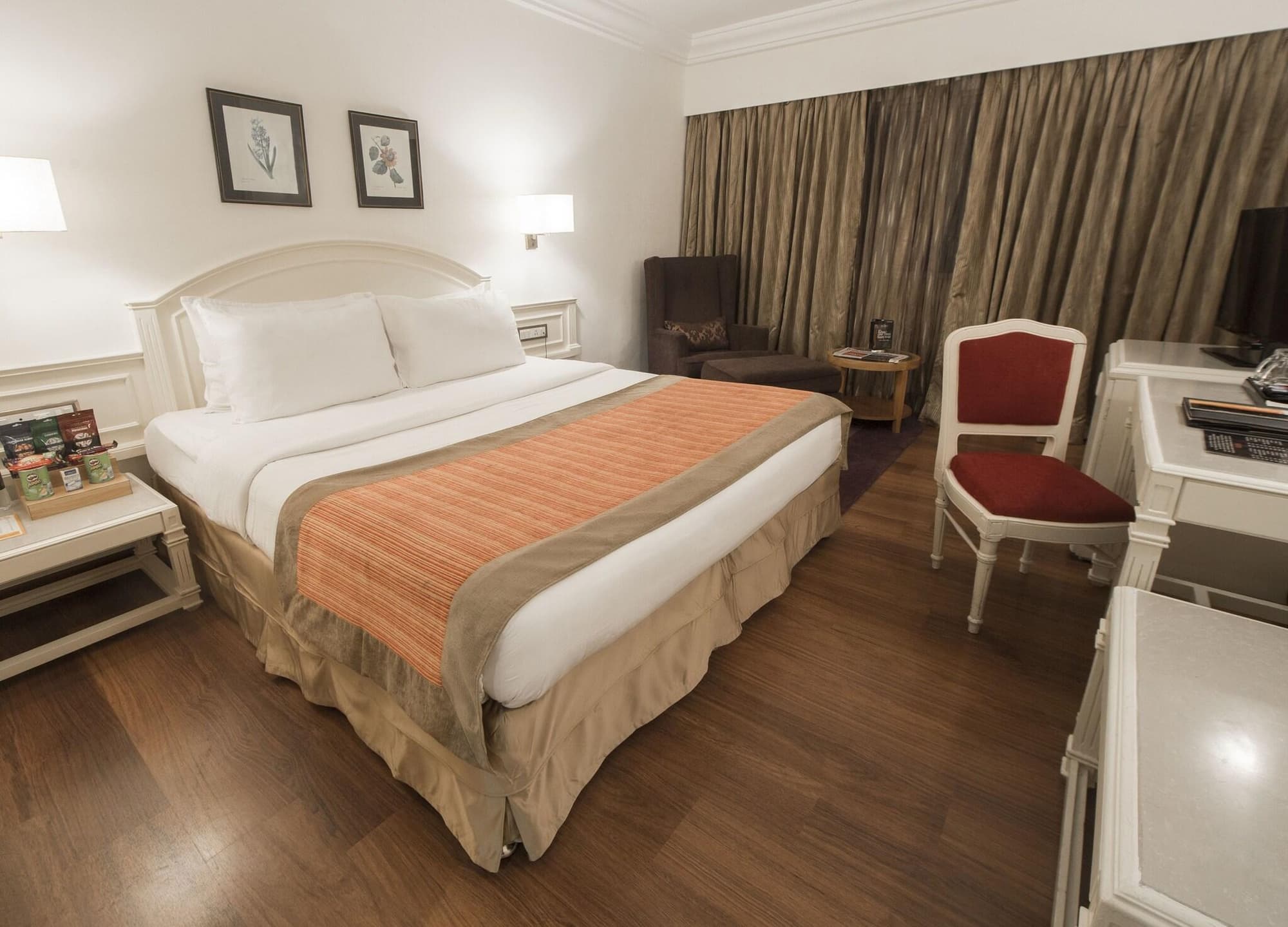 Bawa International, Room