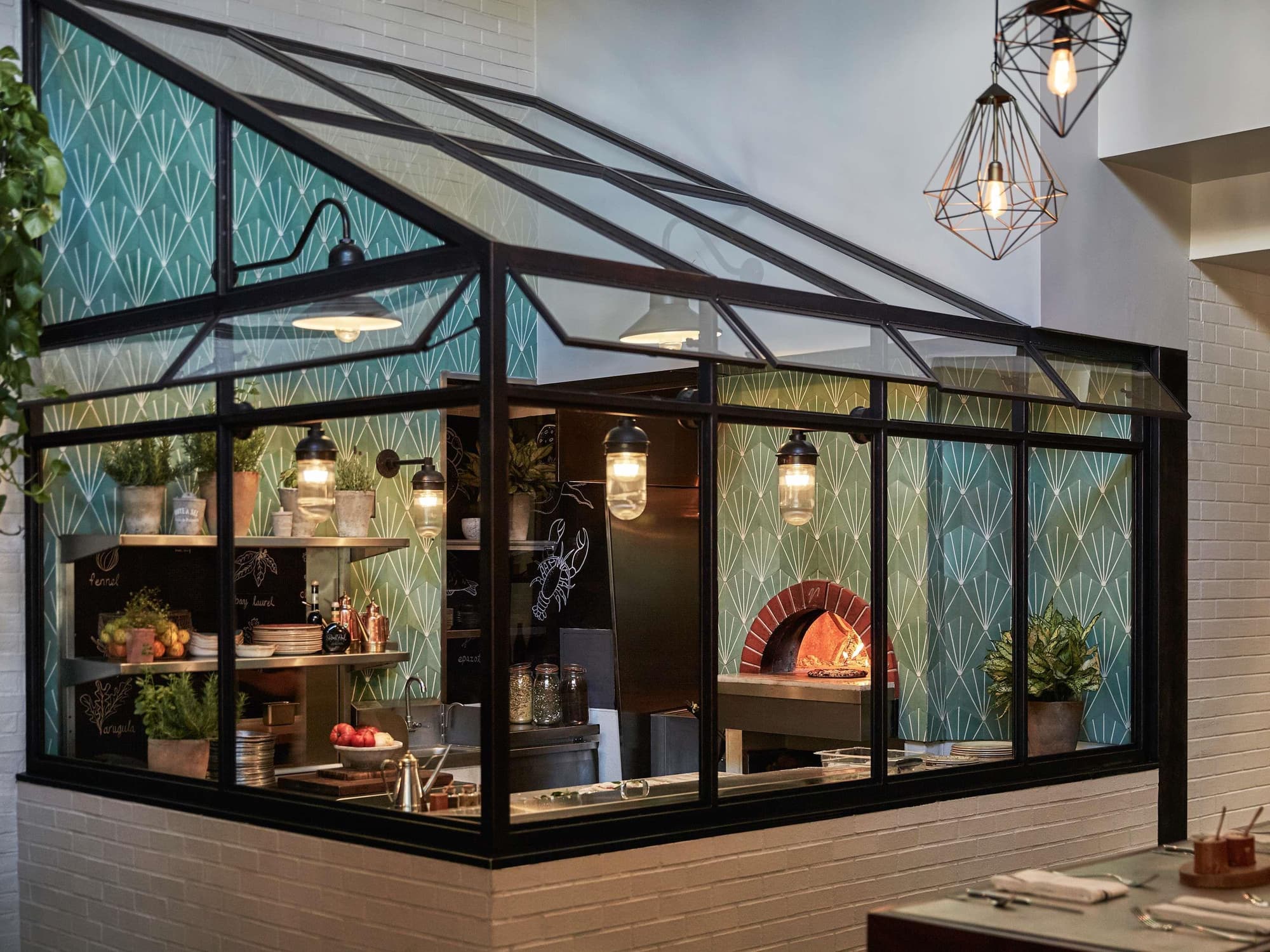 Fairmont Miramar Hotel & Bungalows, Restaurant