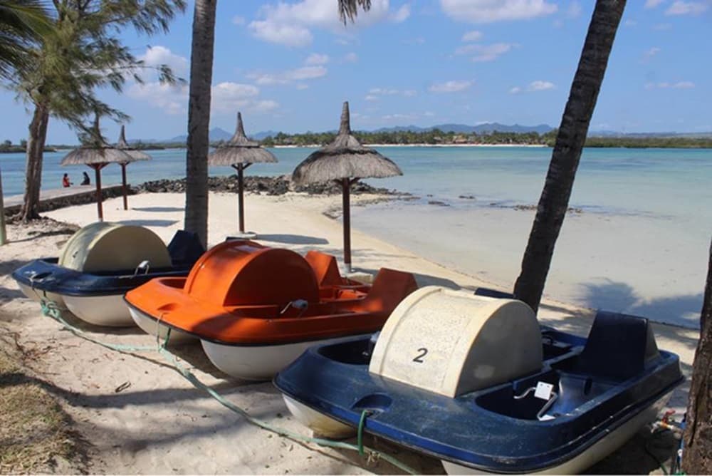 Jalsa Beach Hotel & Spa Mauritius, Beach