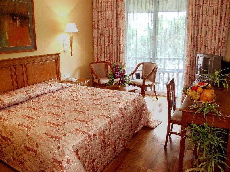 Hibiscus Beach Hotel Kalutara, Room