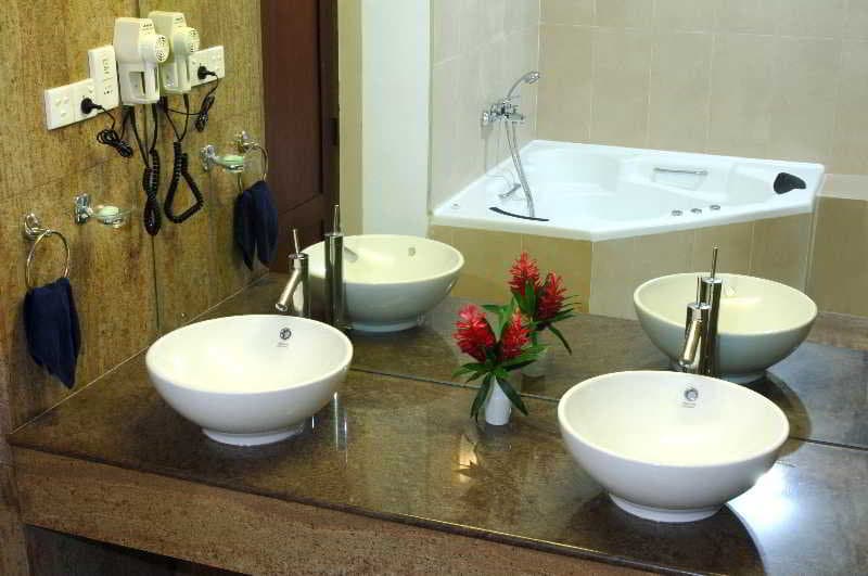 Hibiscus Beach Hotel Kalutara, Room