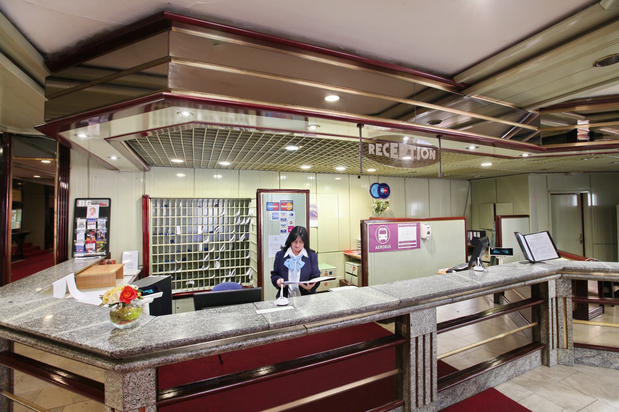 Slavija Hotel, Lobby