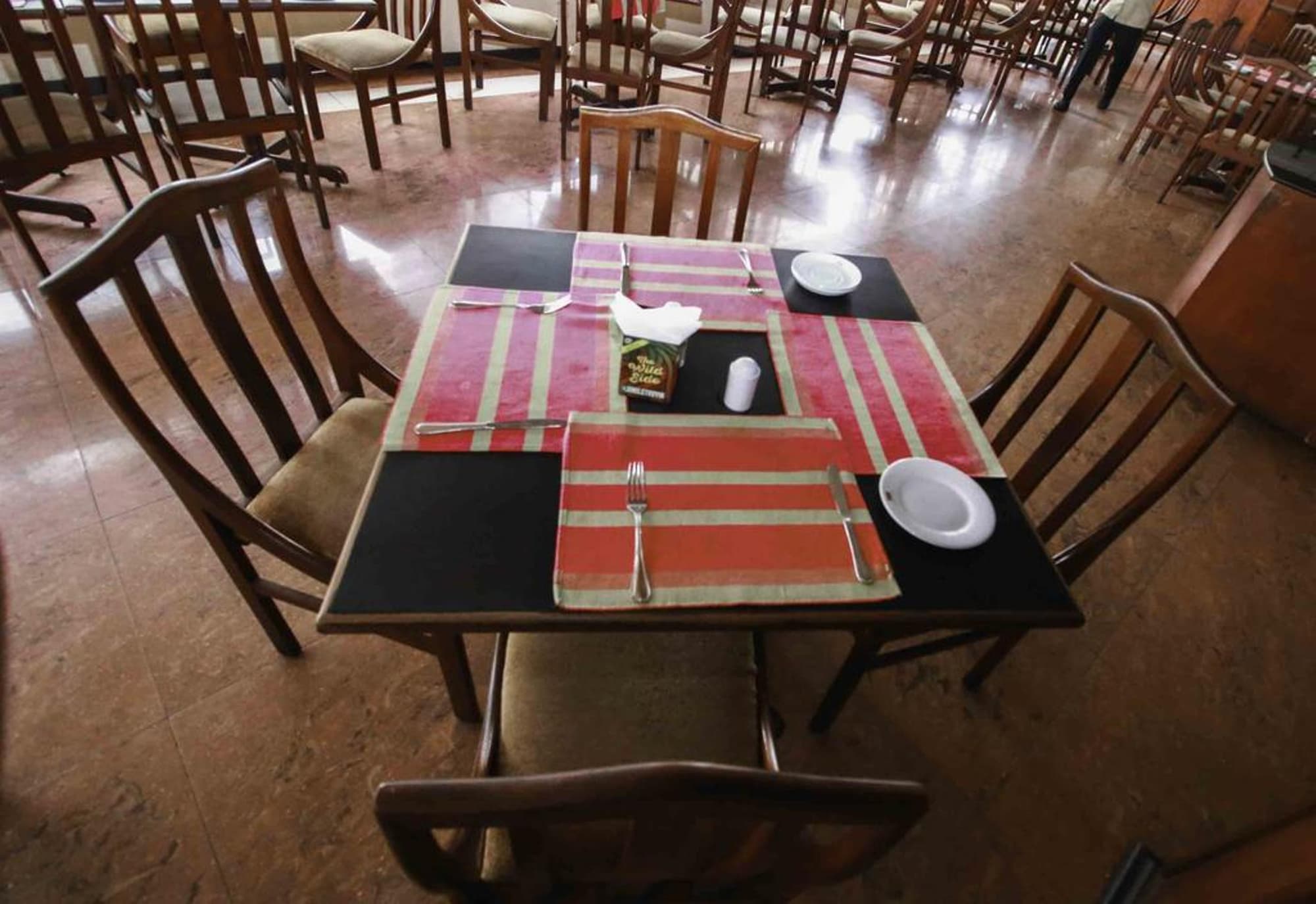 Colombo City Hotel, Restaurant