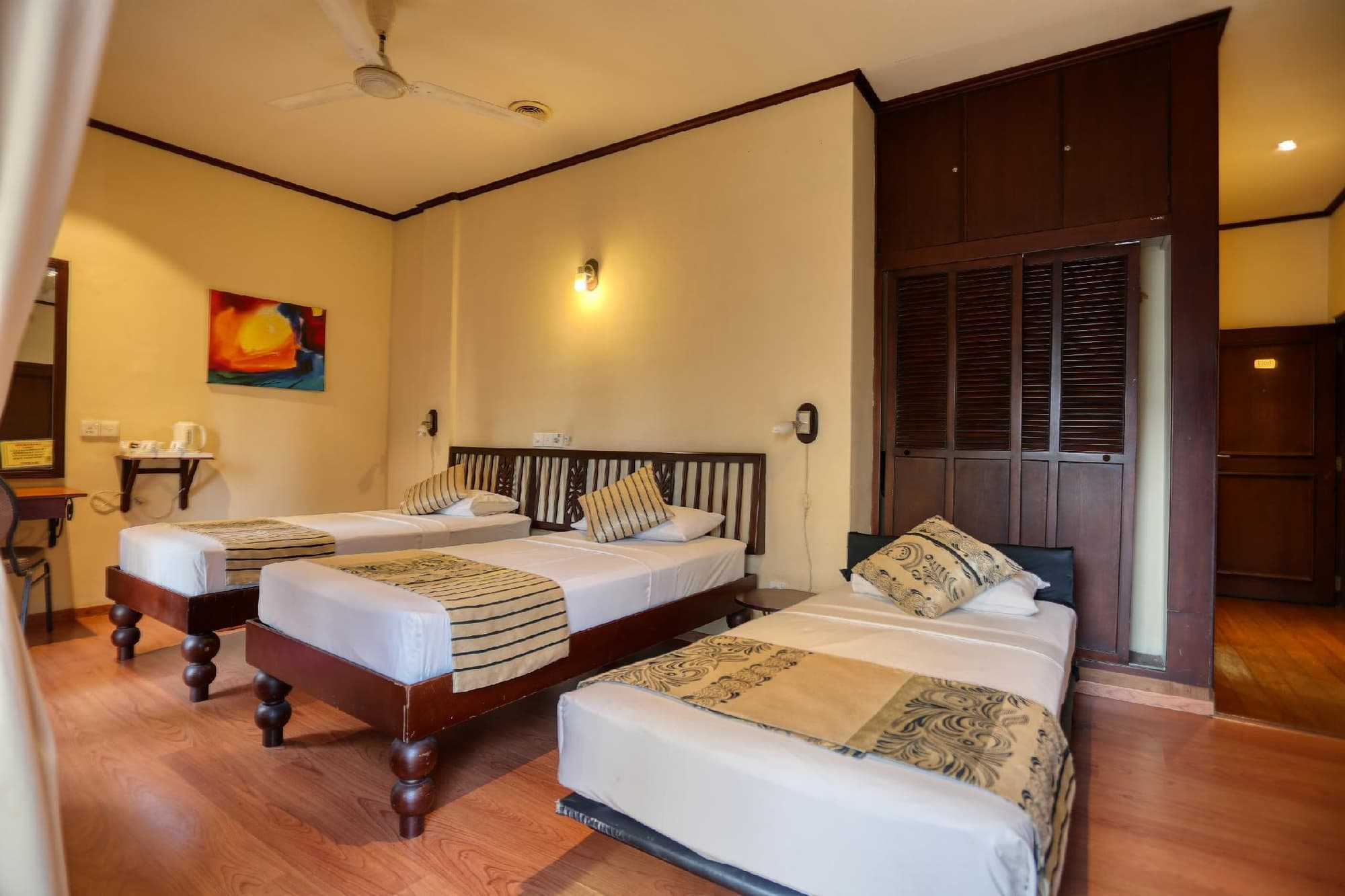 Colombo City Hotel, Room