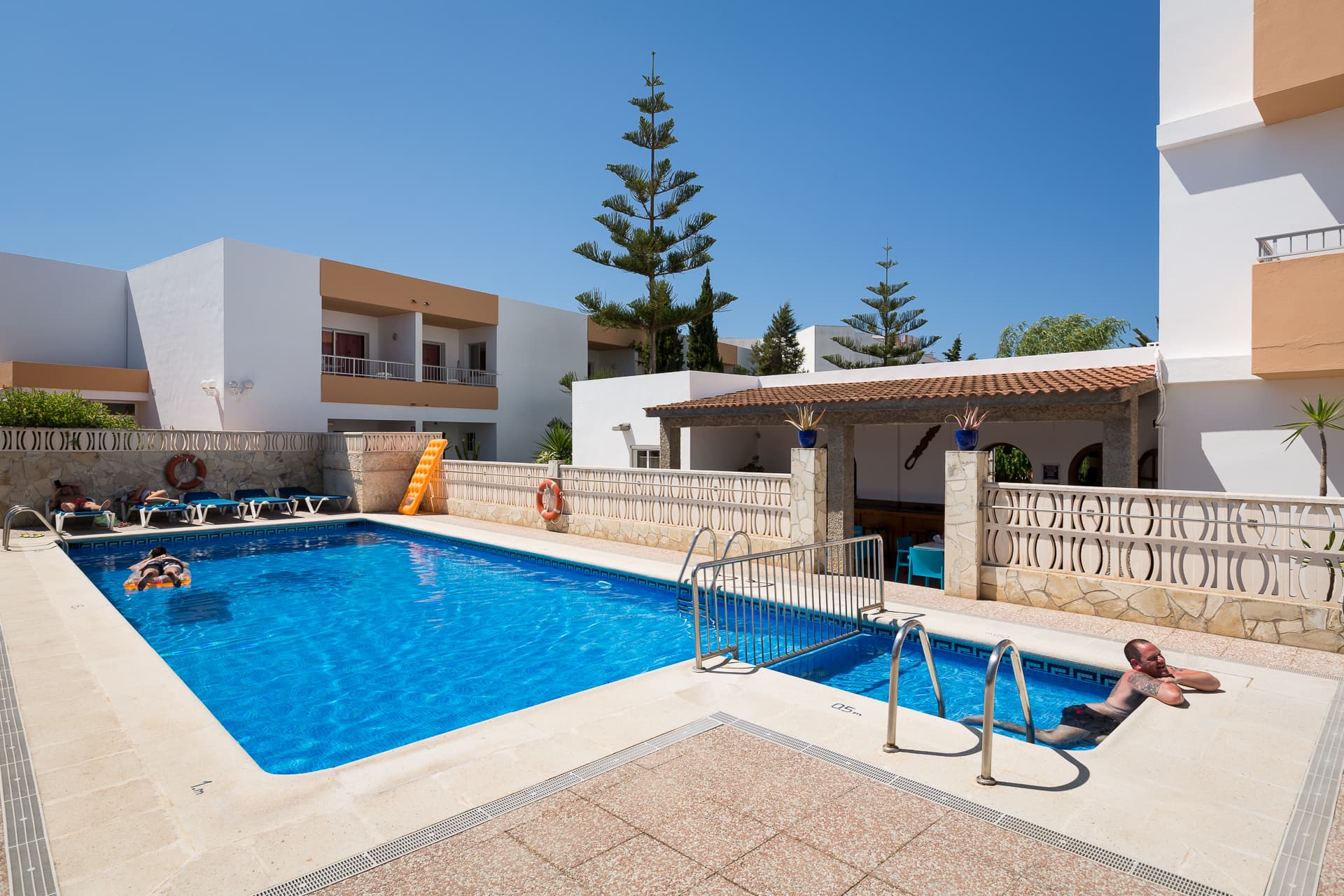 Zodiac Apartamentos, Pool