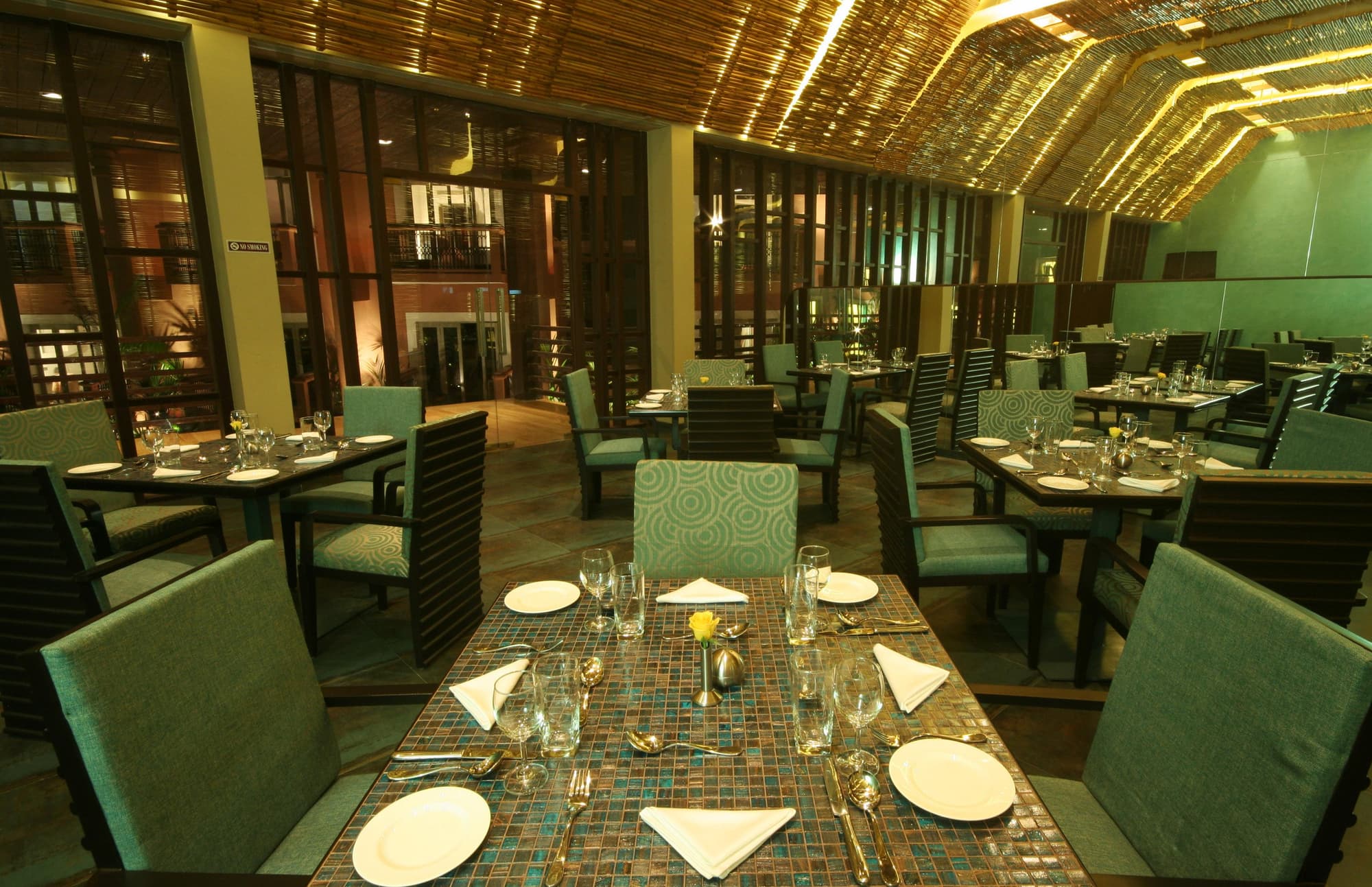 The Golden Crown, Restaurant