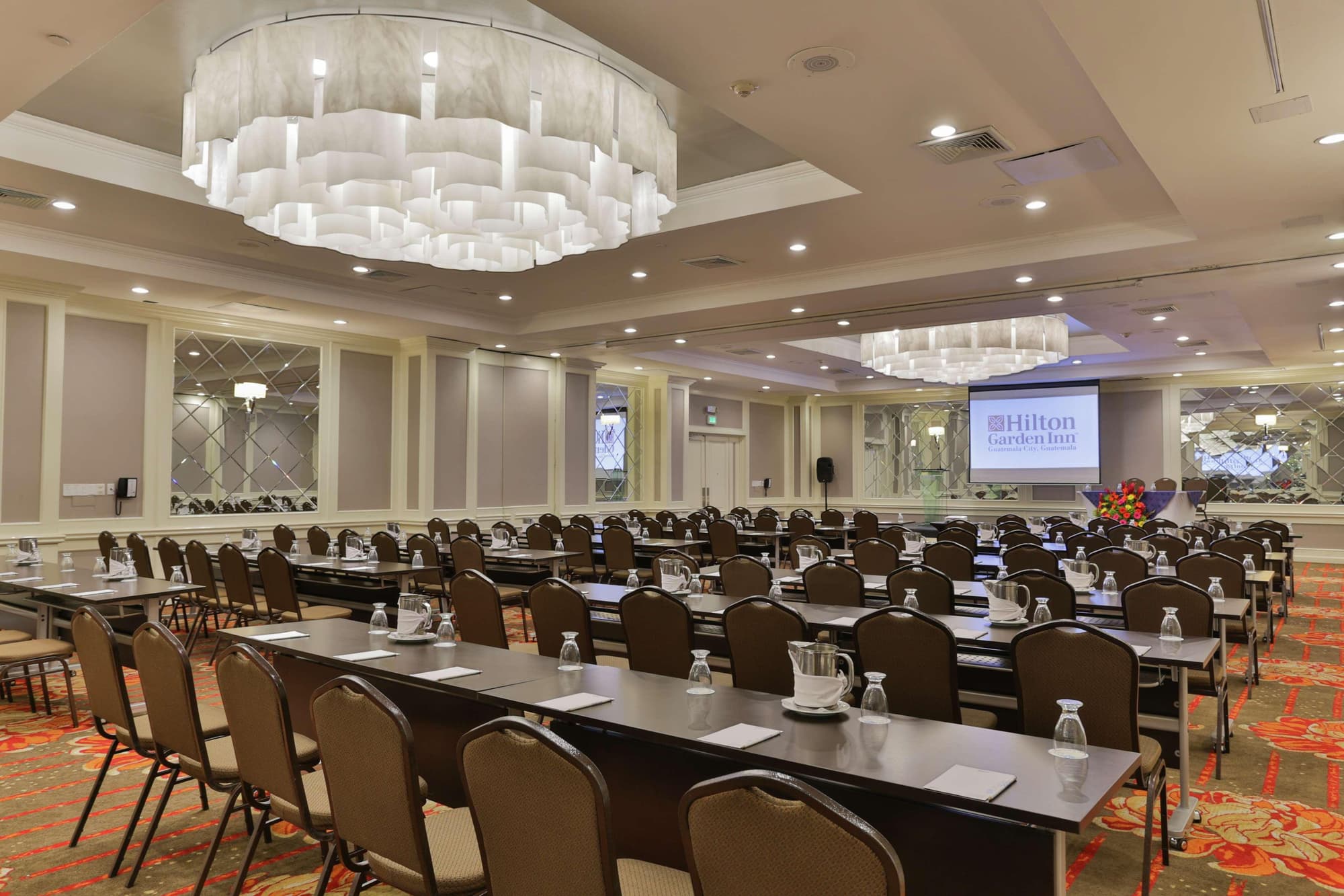 Hilton Garden Inn Guatemala City, General view