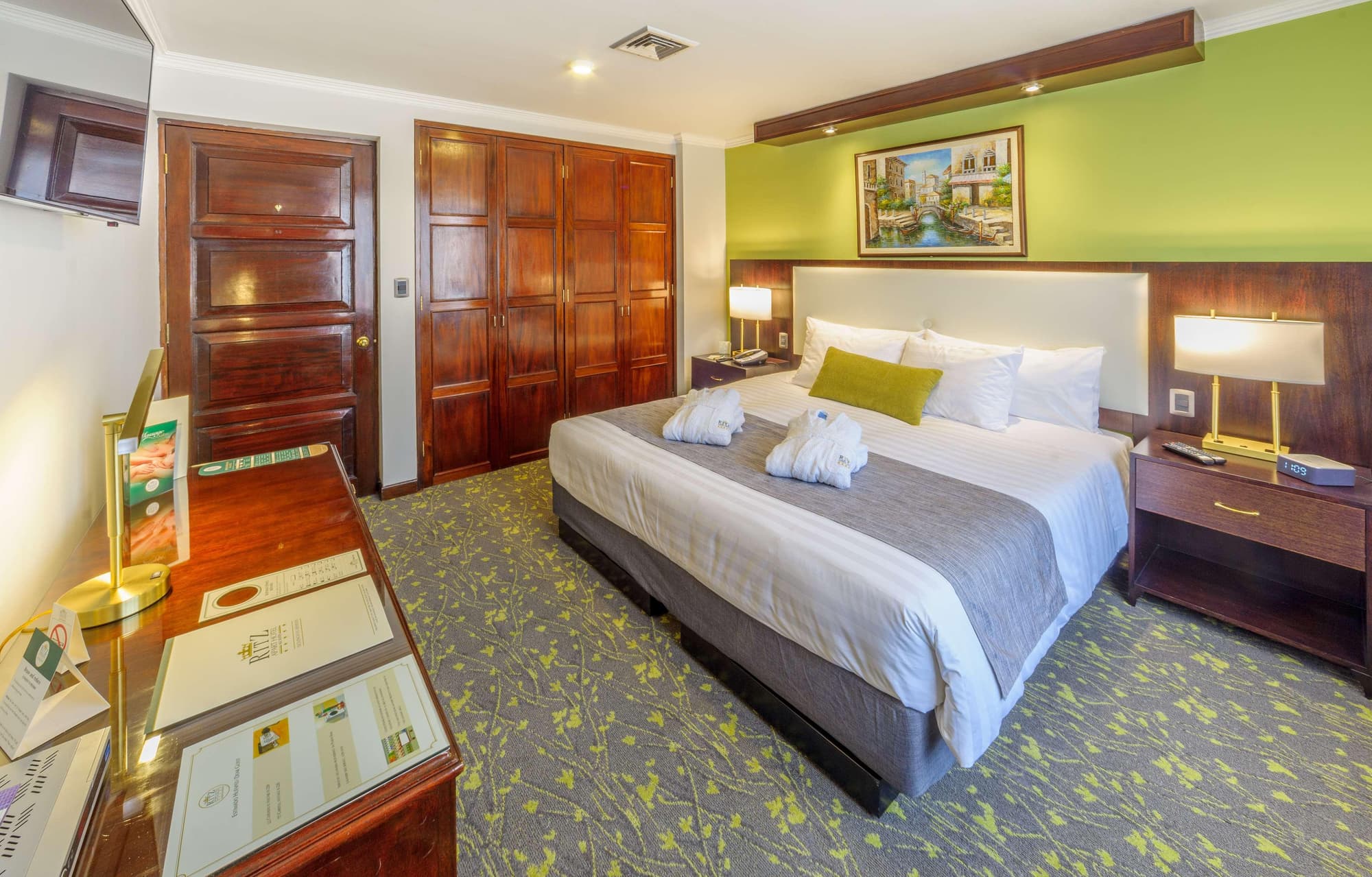 Ritz Apart Hotel, Room