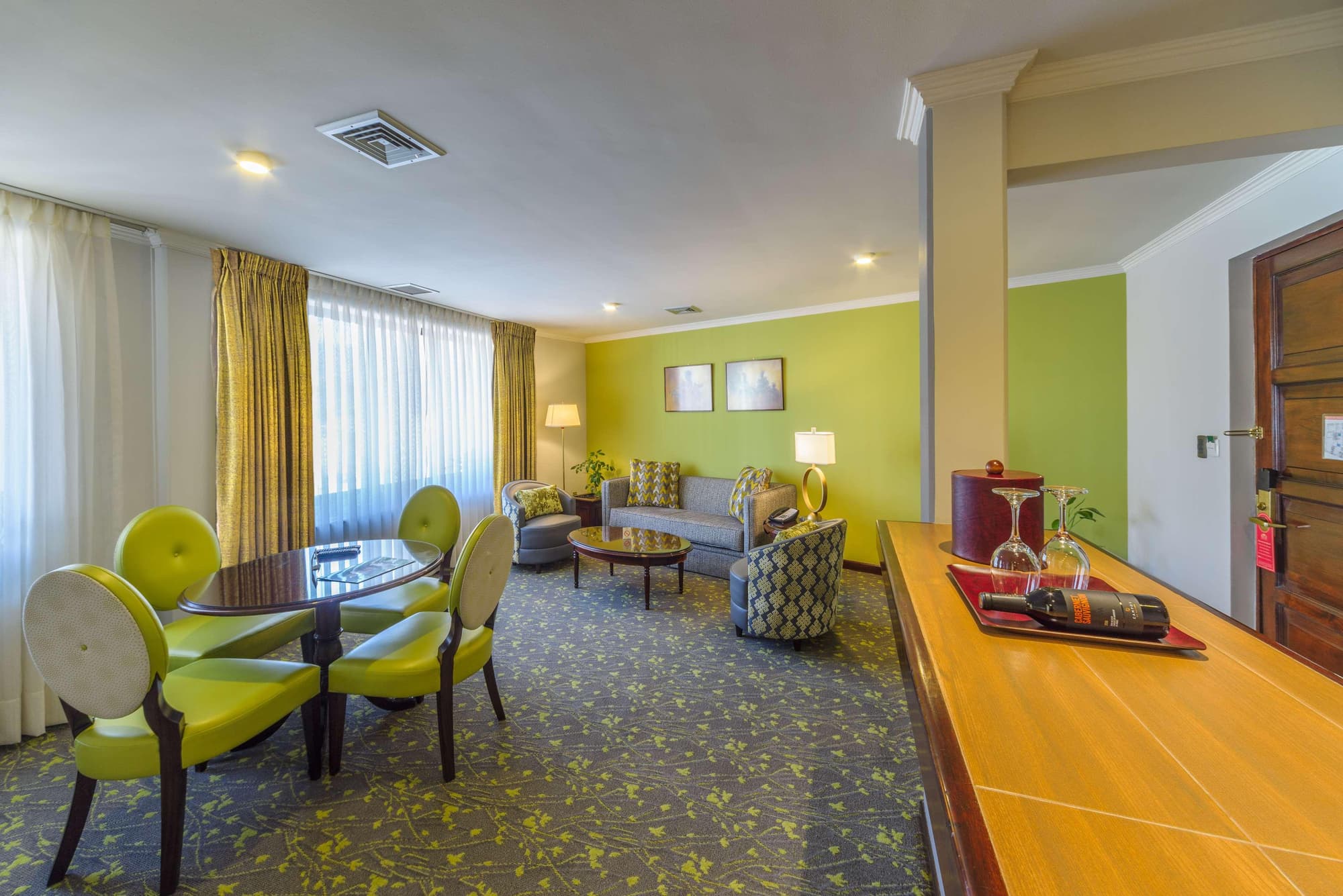 Ritz Apart Hotel, Room