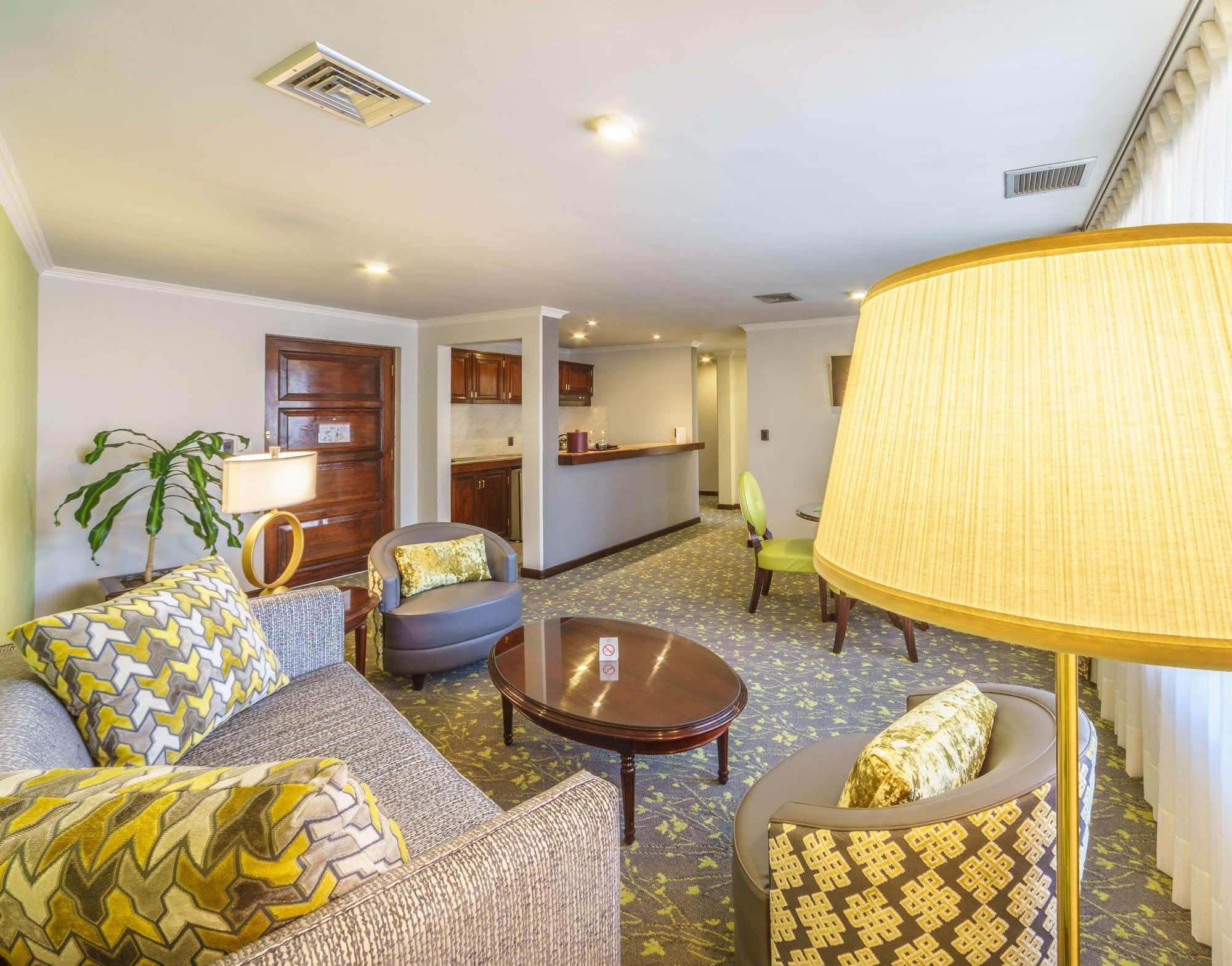 Ritz Apart Hotel, Room