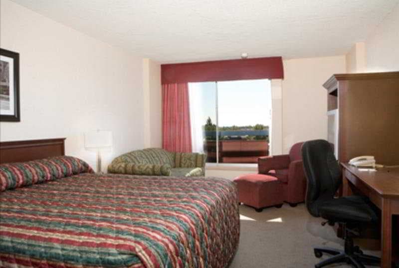 Sandman Hotel Lethbridge, General view