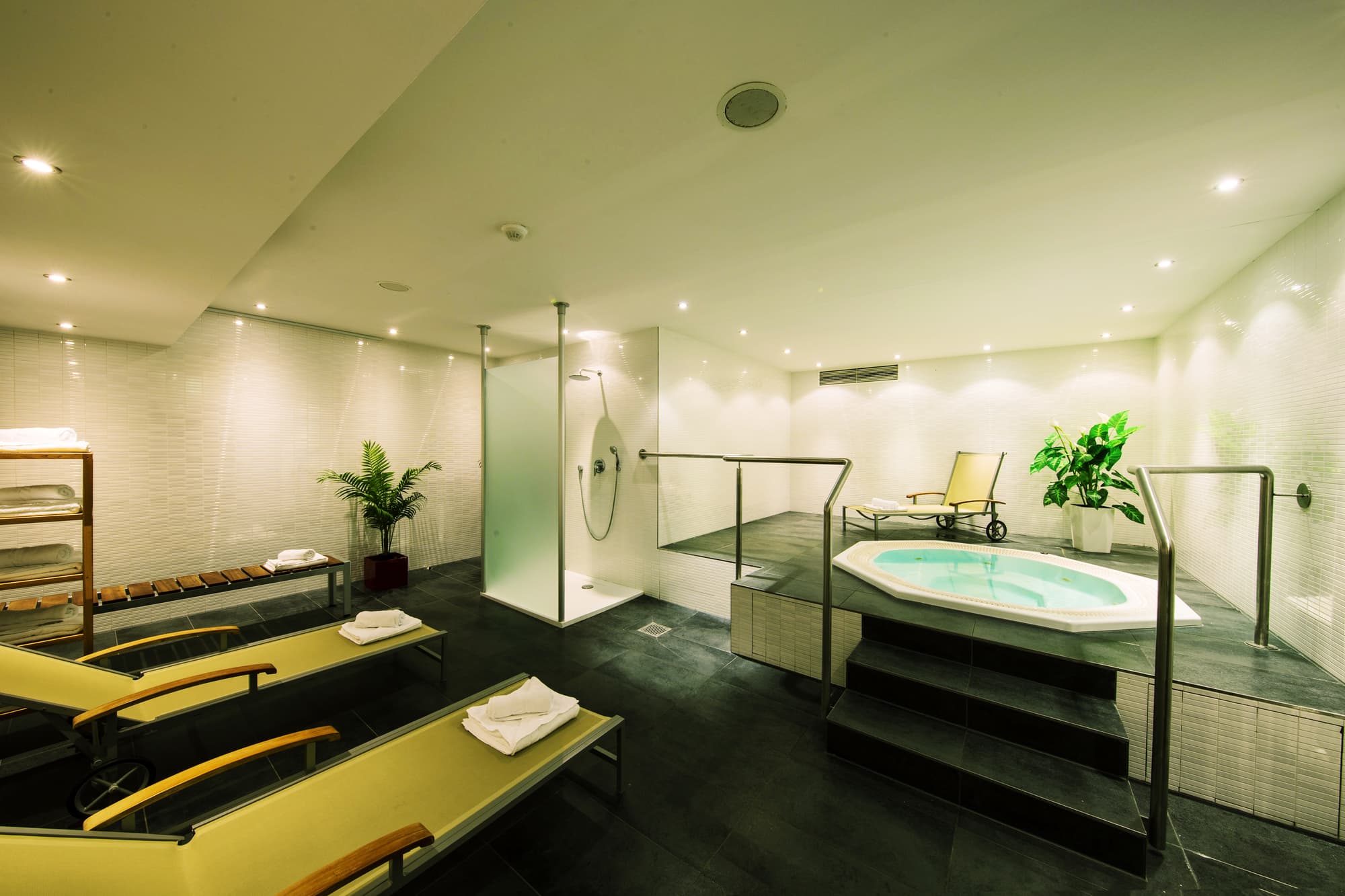 Abba Berlin Hotel, Sports and Entertainment