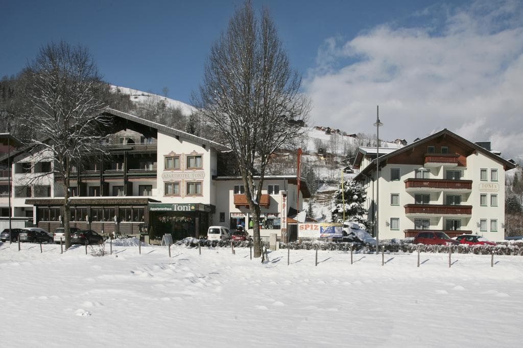 Hotel Toni, General view