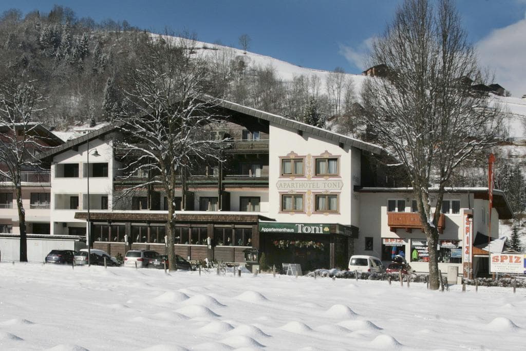 Hotel Toni, General view