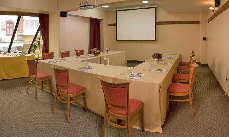 Don Luis, Conferences