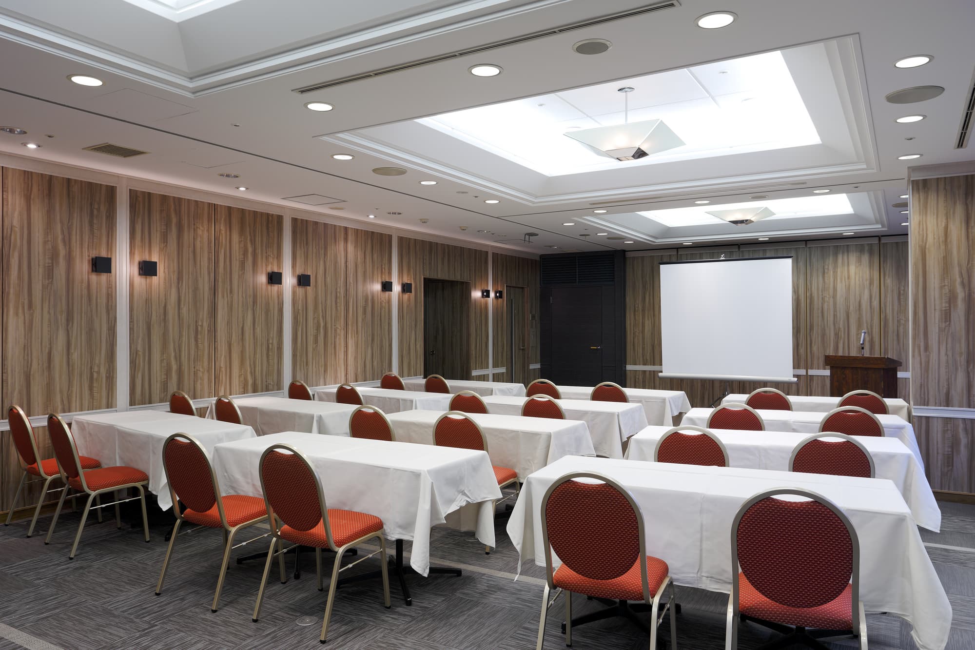 Tokyo Toranomon Tokyu REI Hotel, Conferences