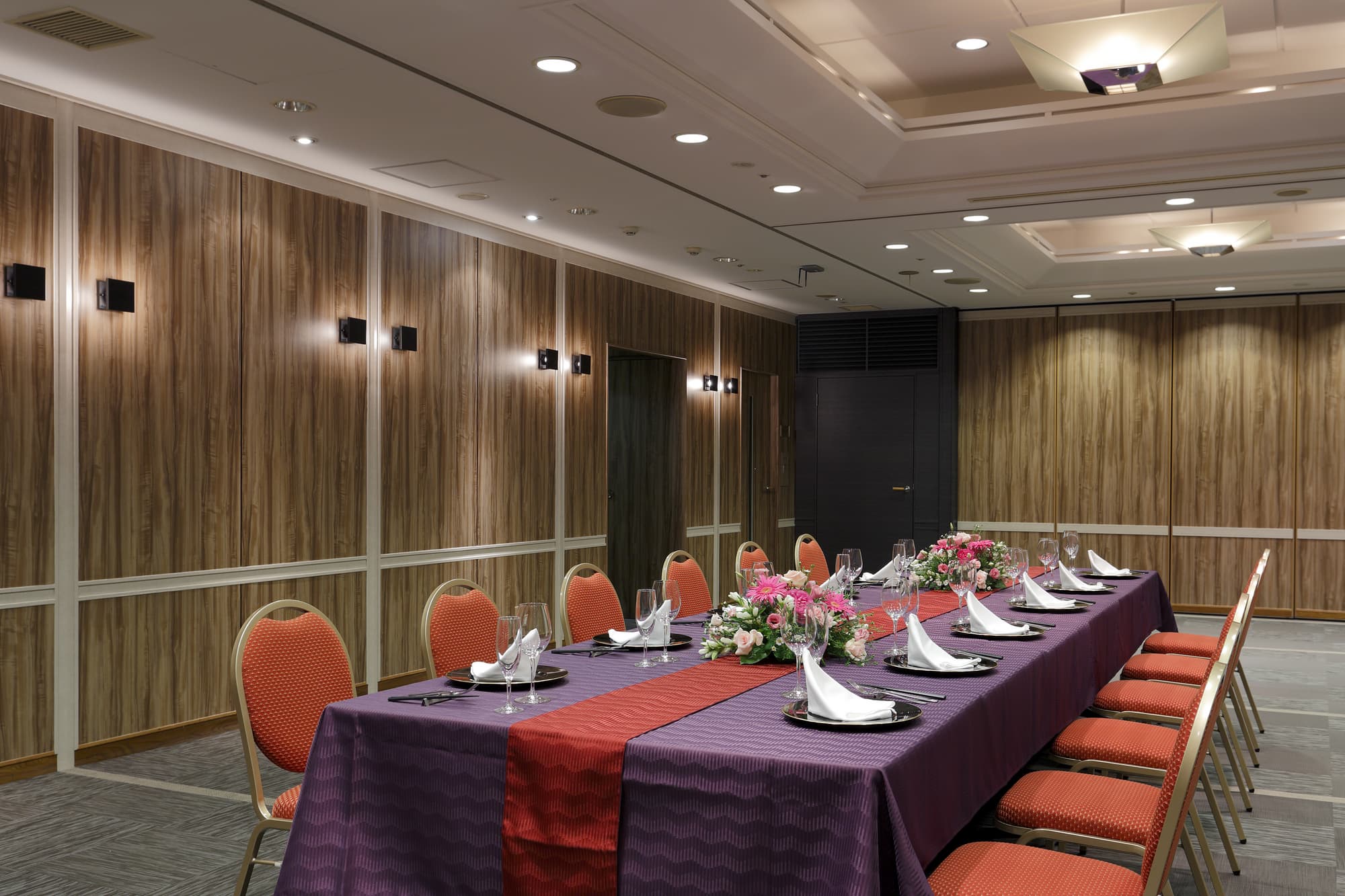 Tokyo Toranomon Tokyu REI Hotel, Conferences