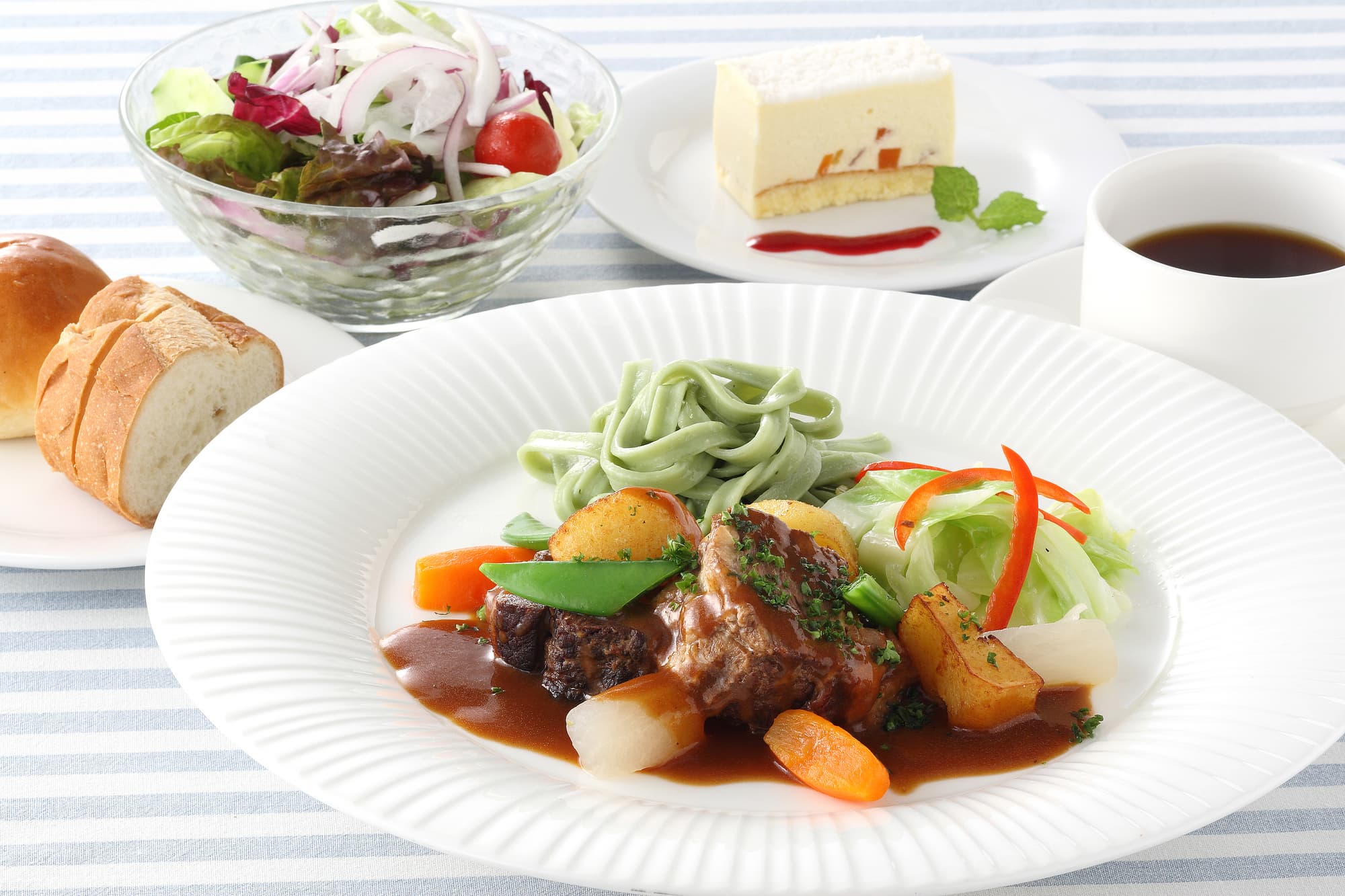 Tokyo Toranomon Tokyu REI Hotel, Restaurant