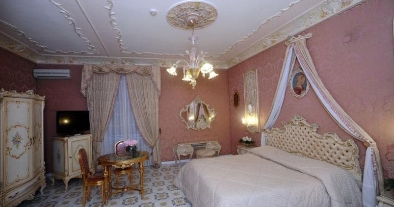 Grand Hotel La Sonrisa, General view