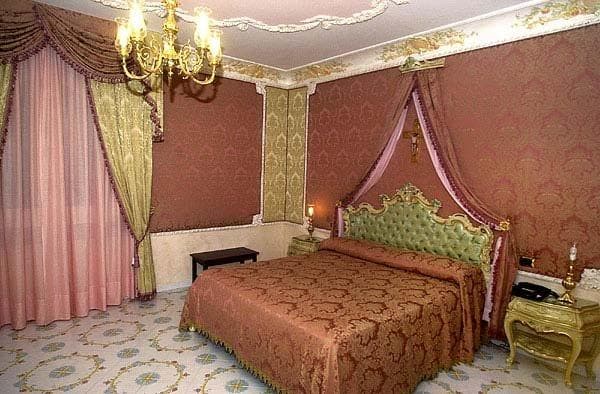 Grand Hotel La Sonrisa, General view