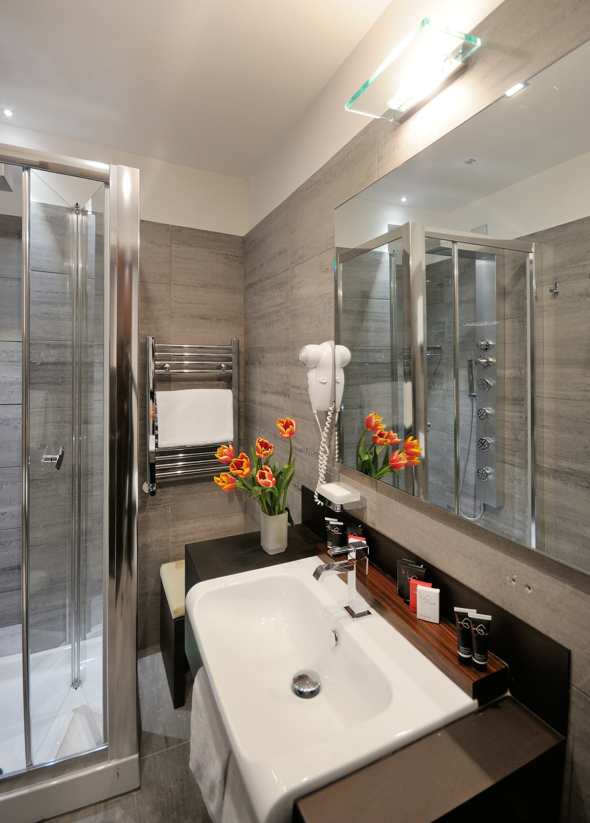 Trevi Collection, Room