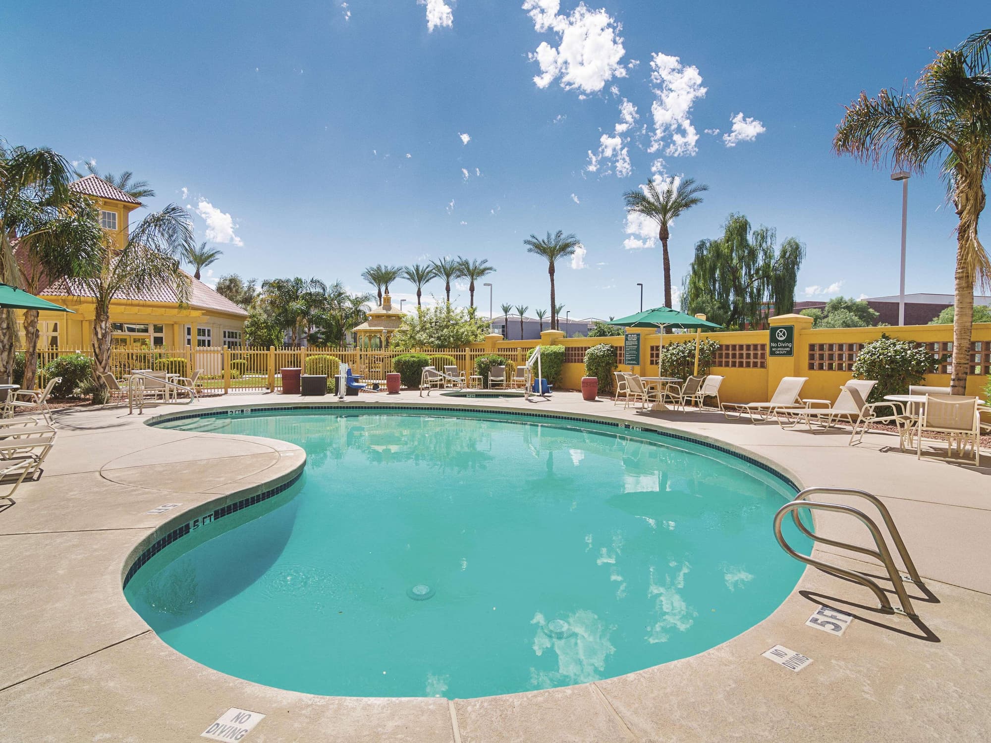 La Quinta Inn &Suites by Wyndham Phoenix Mesa West, Pool