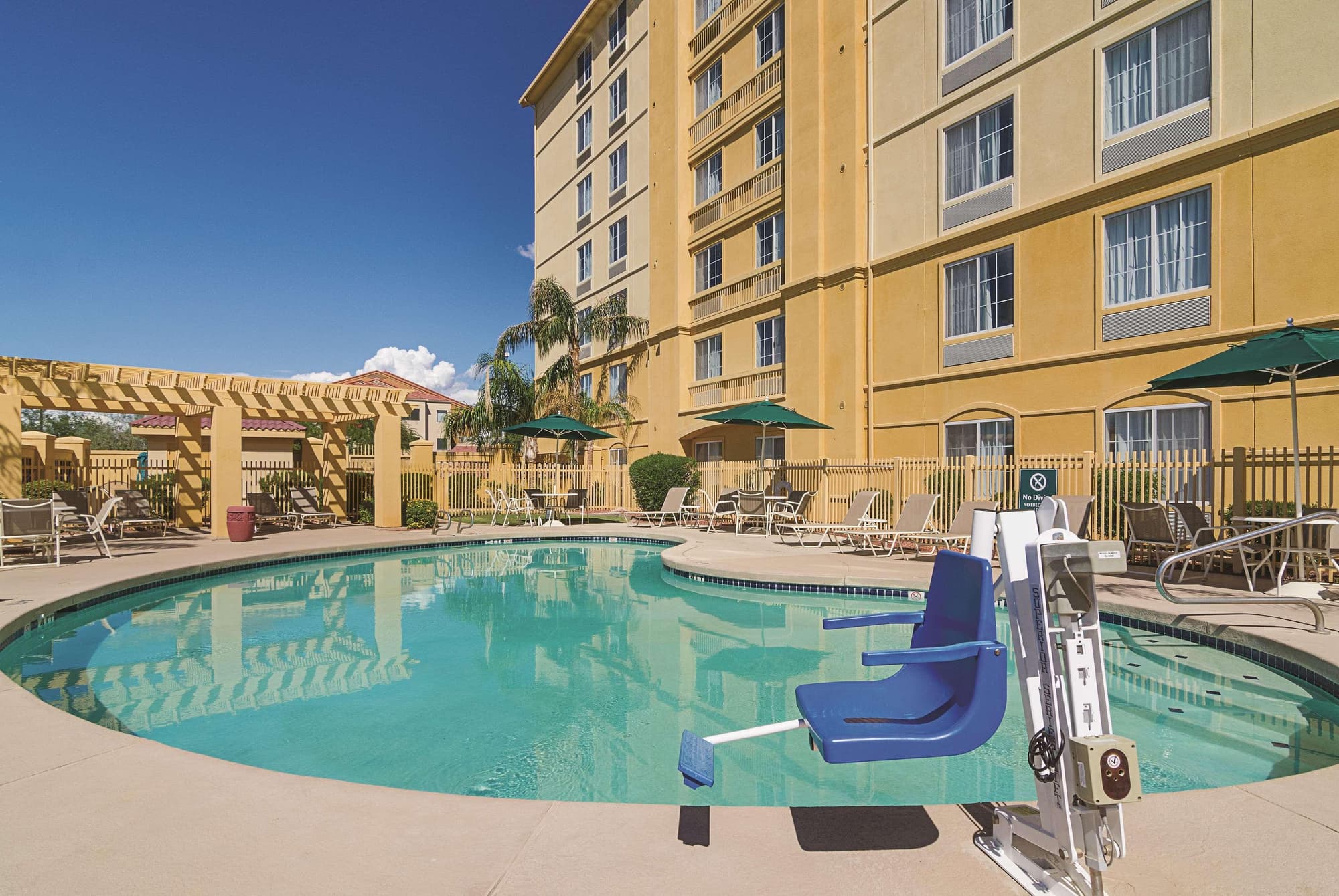 La Quinta Inn &Suites by Wyndham Phoenix Mesa West, Pool