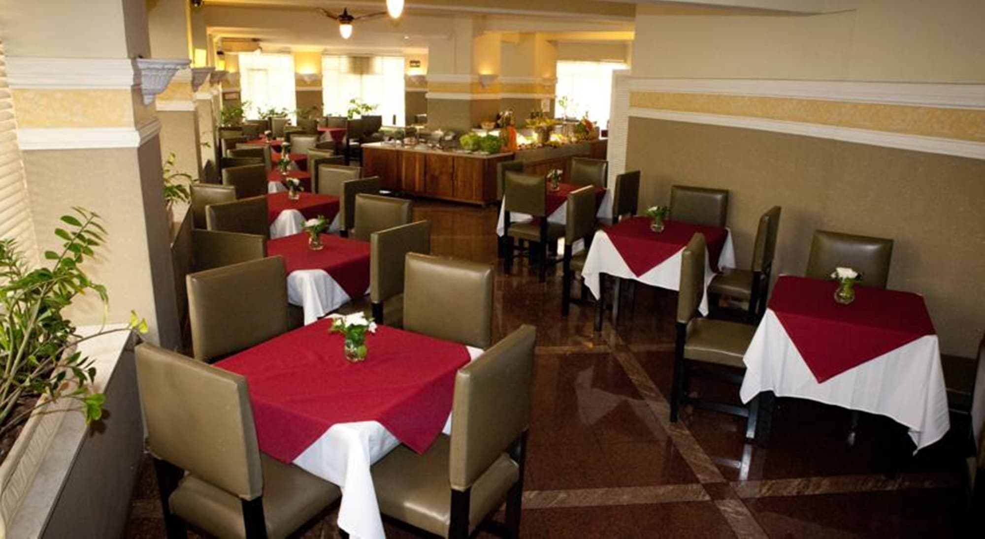 San Raphael, Restaurant