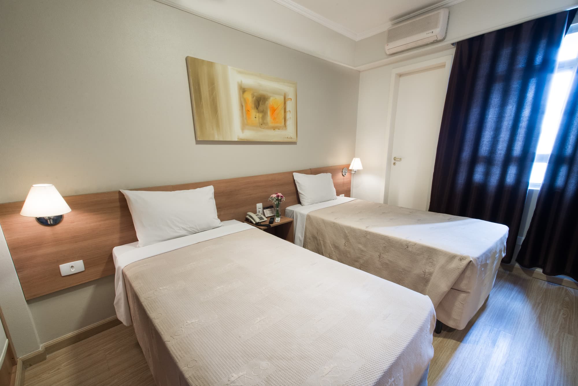 Summit Hotel Monaco, Room