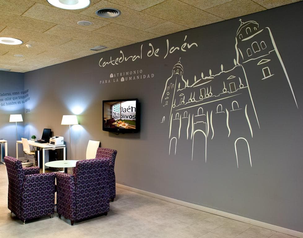 Europa Jaen, Lobby