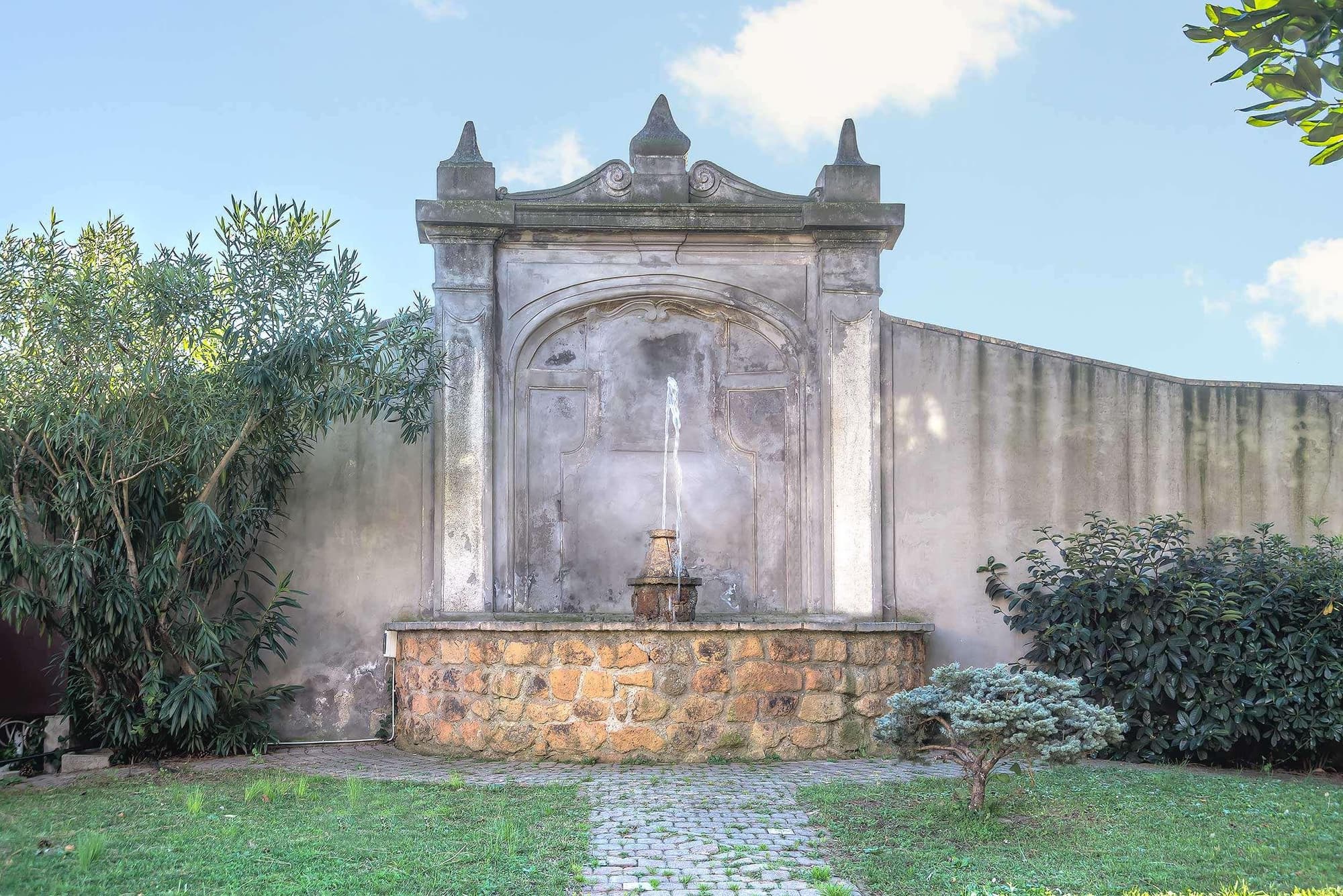 Occidental Aurelia, General view