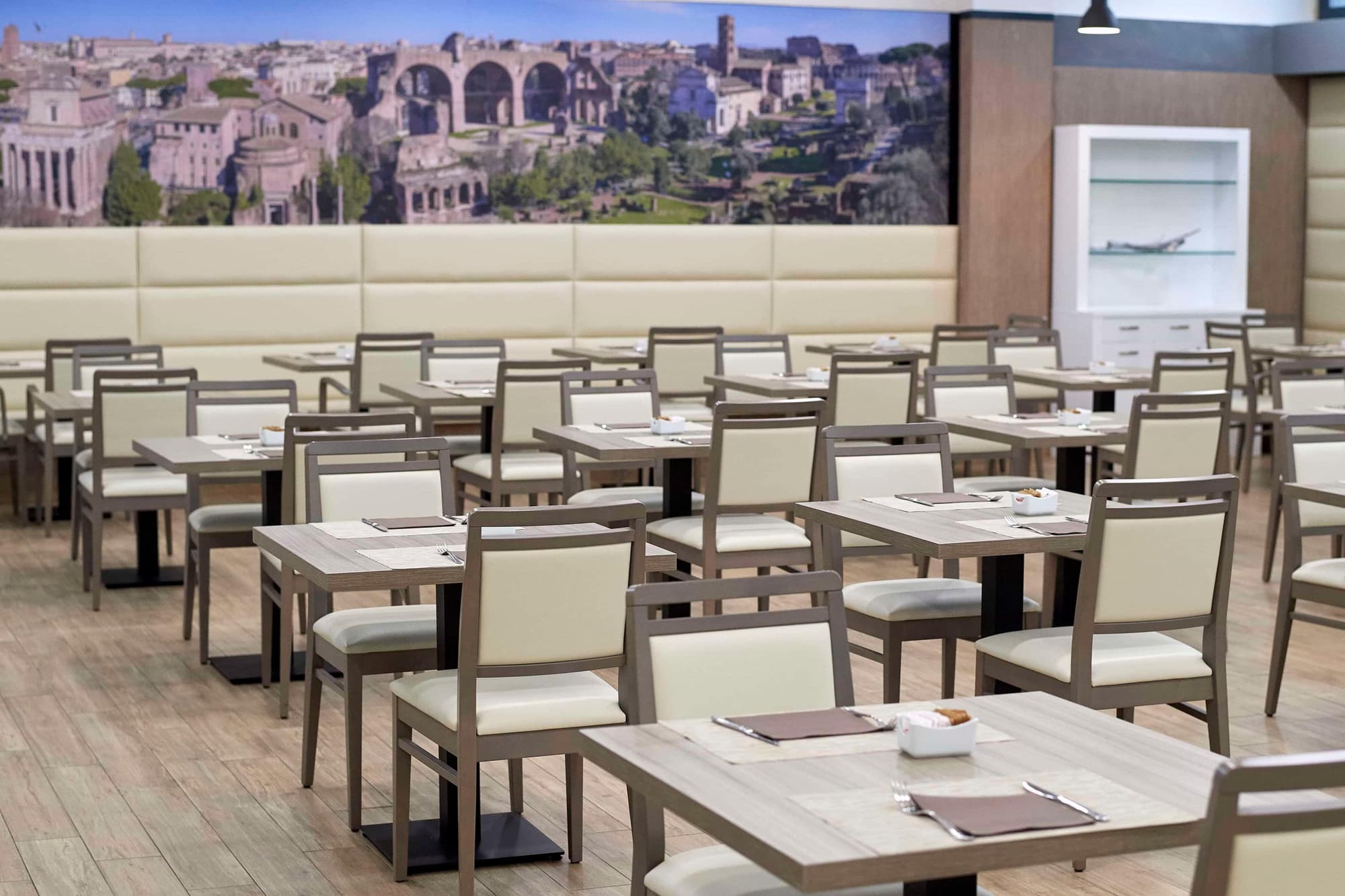 Occidental Aurelia, Restaurant