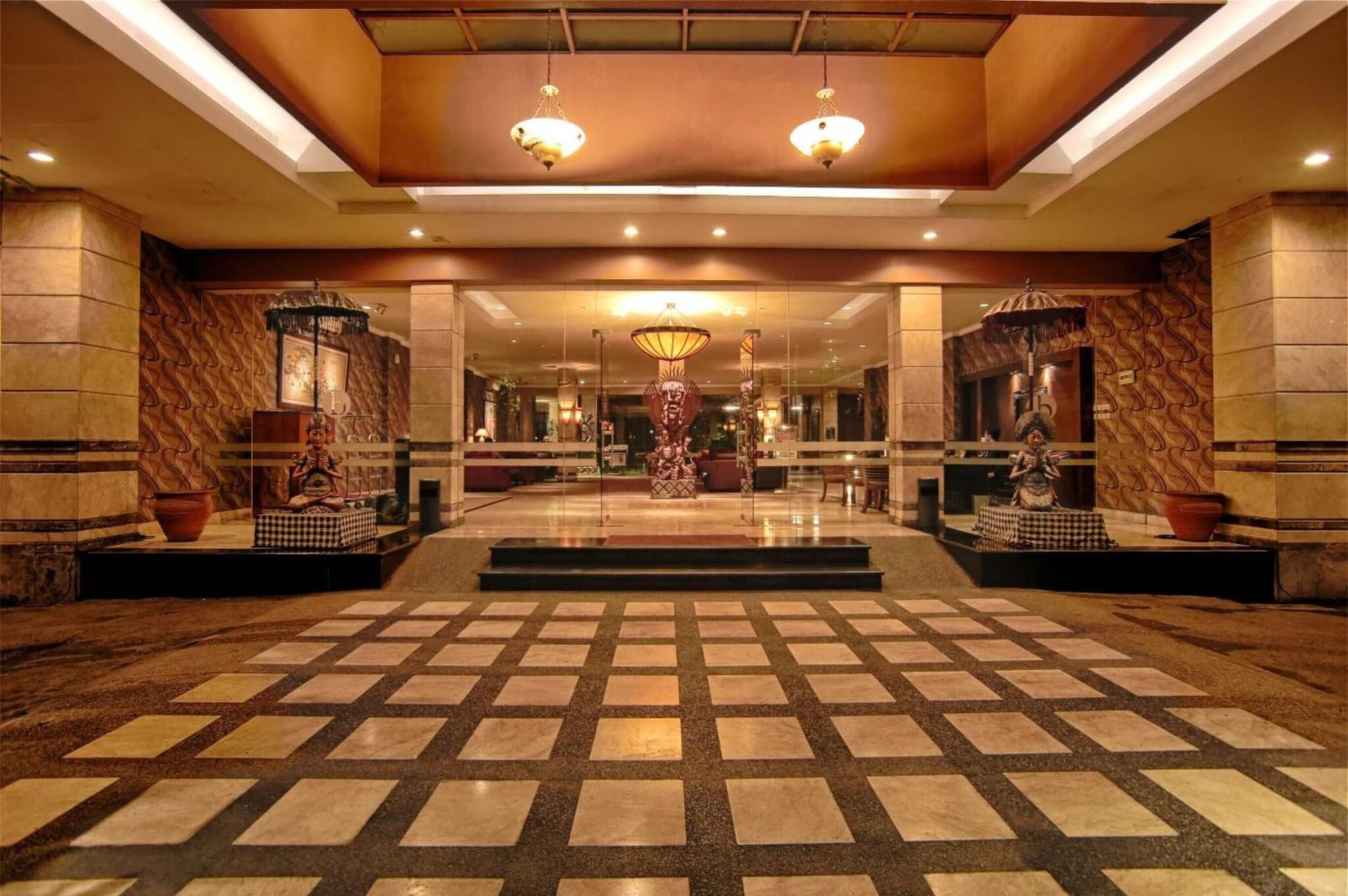 Bali World, Lobby