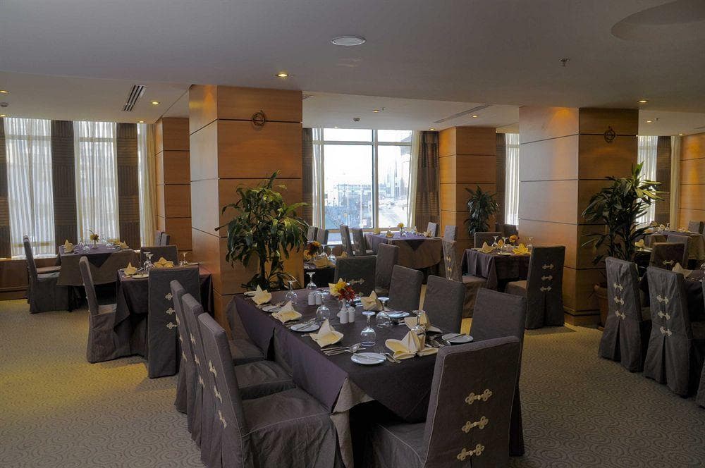 Hotel Prestige, General view