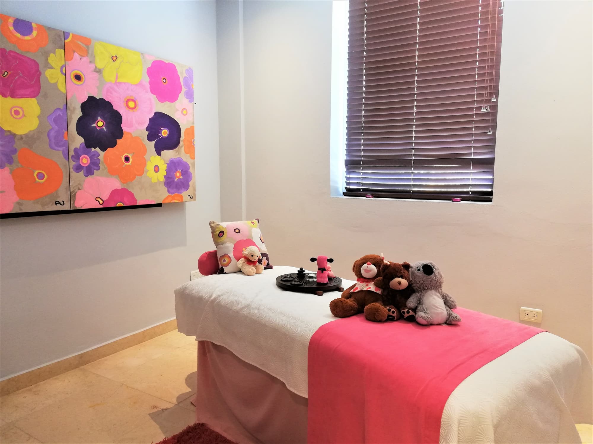 The Fives Beach Hotel & Residences, Sports and Entertainment