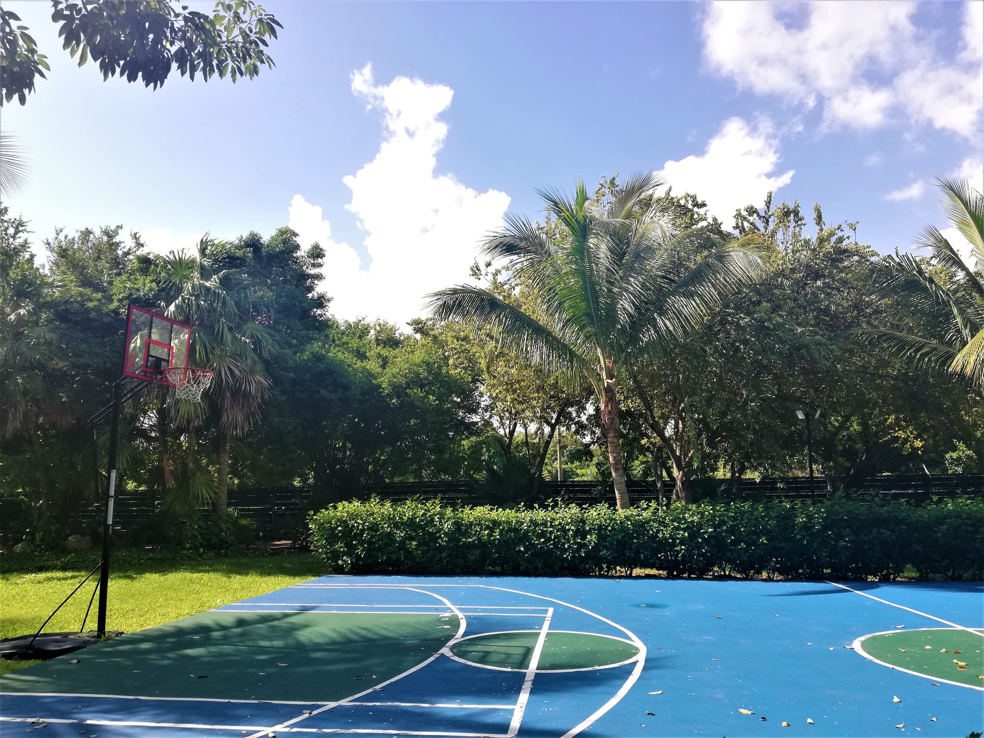 The Fives Beach Hotel & Residences, Sports and Entertainment