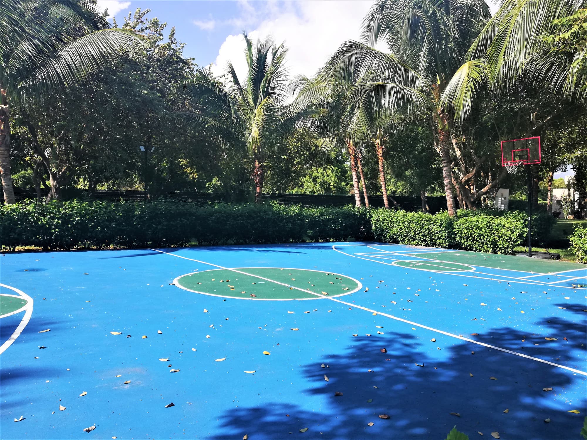 The Fives Beach Hotel & Residences, Sports and Entertainment