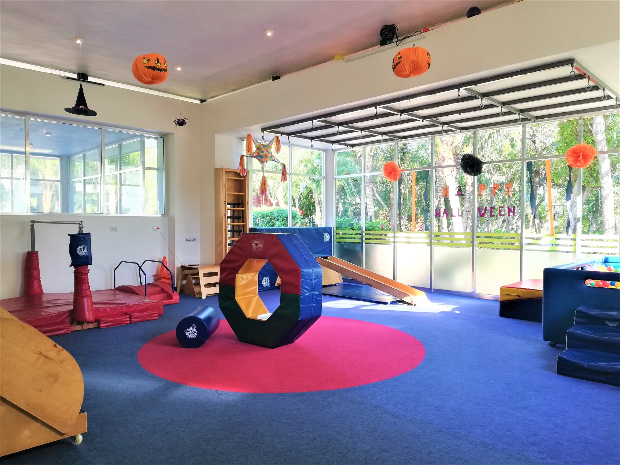 The Fives Beach Hotel & Residences, Sports and Entertainment