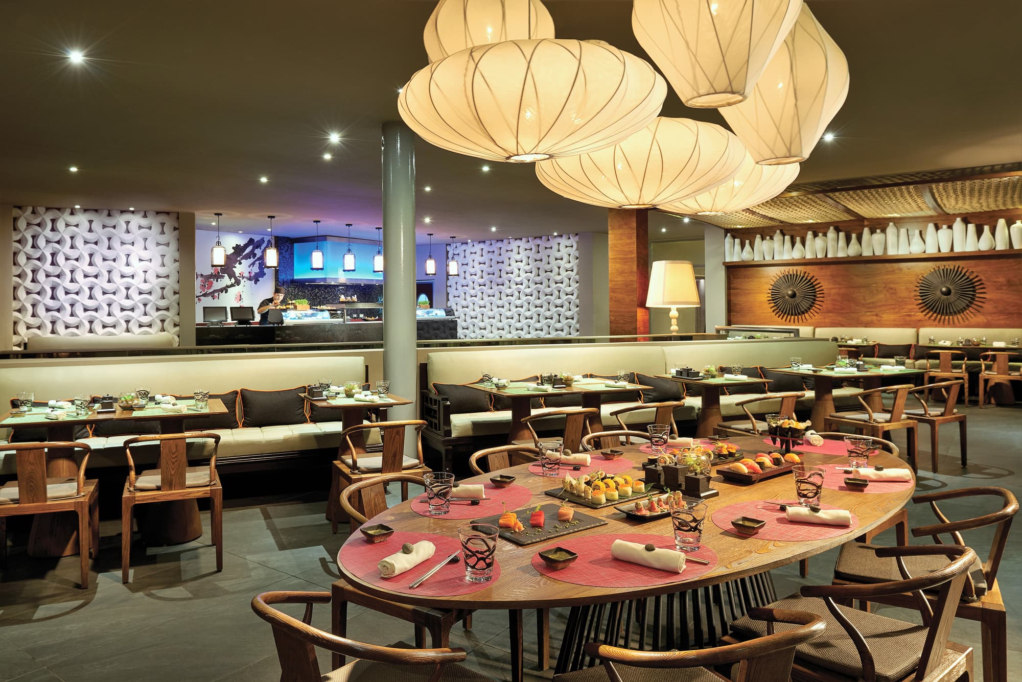 The Fives Beach Hotel & Residences, Restaurant