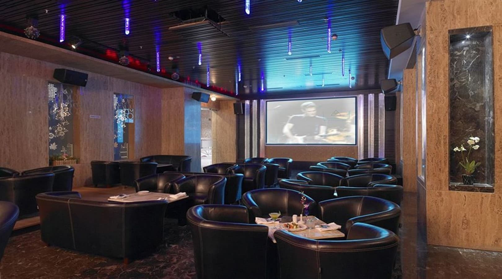 Royal Orchid Central Kireeti, Hampi, Restaurant