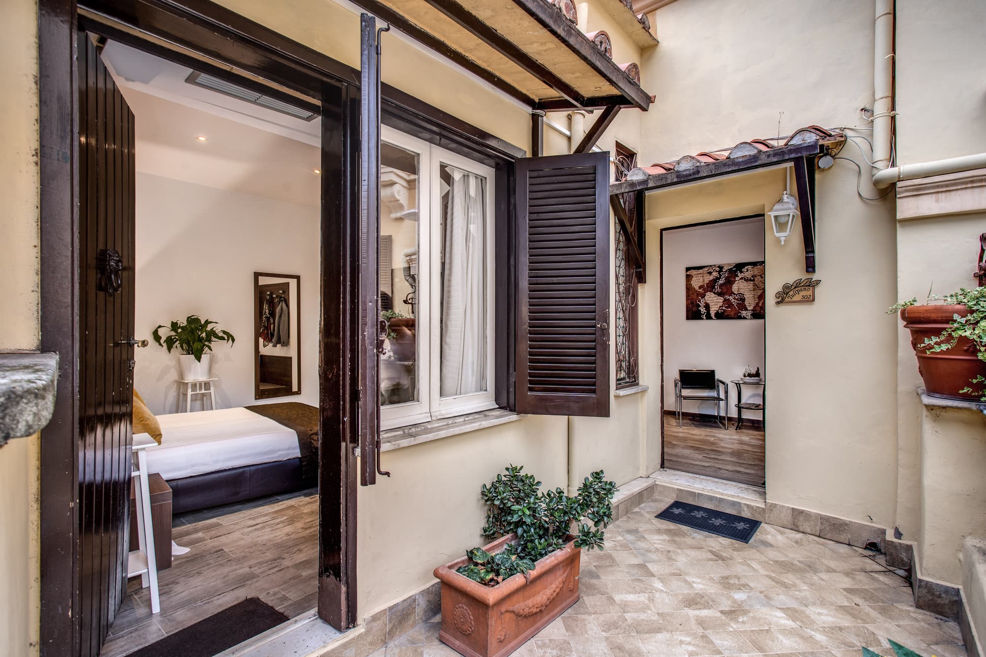 Rome Garden, Terrace