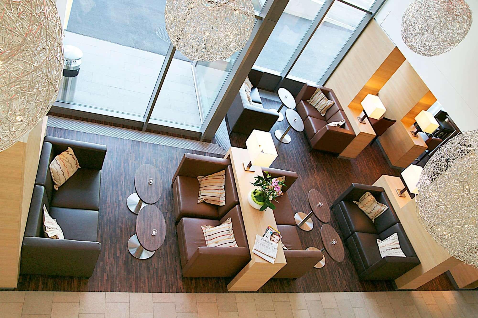 H+ Hotel Zurich, Lobby