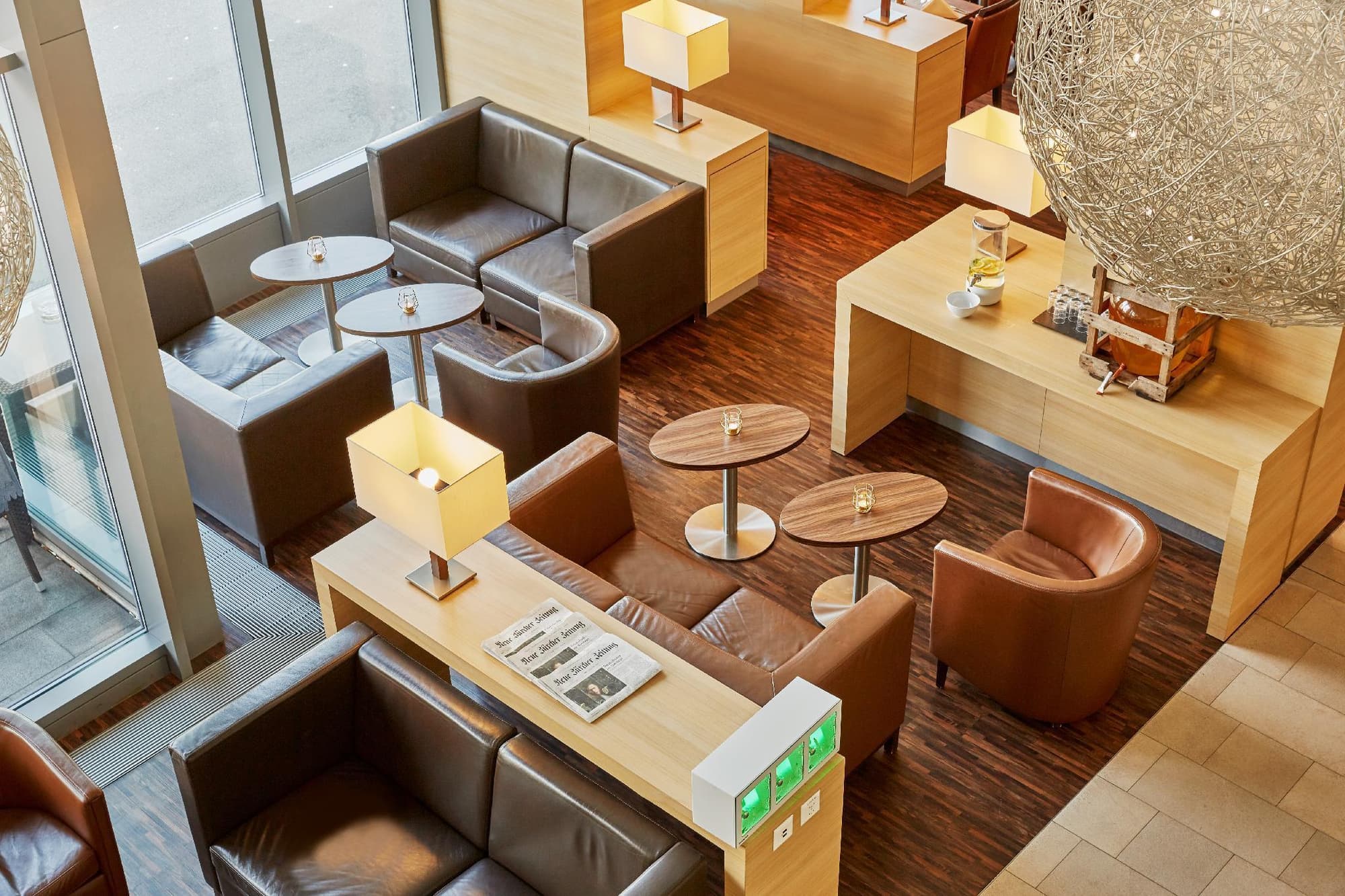 H+ Hotel Zurich, Lobby