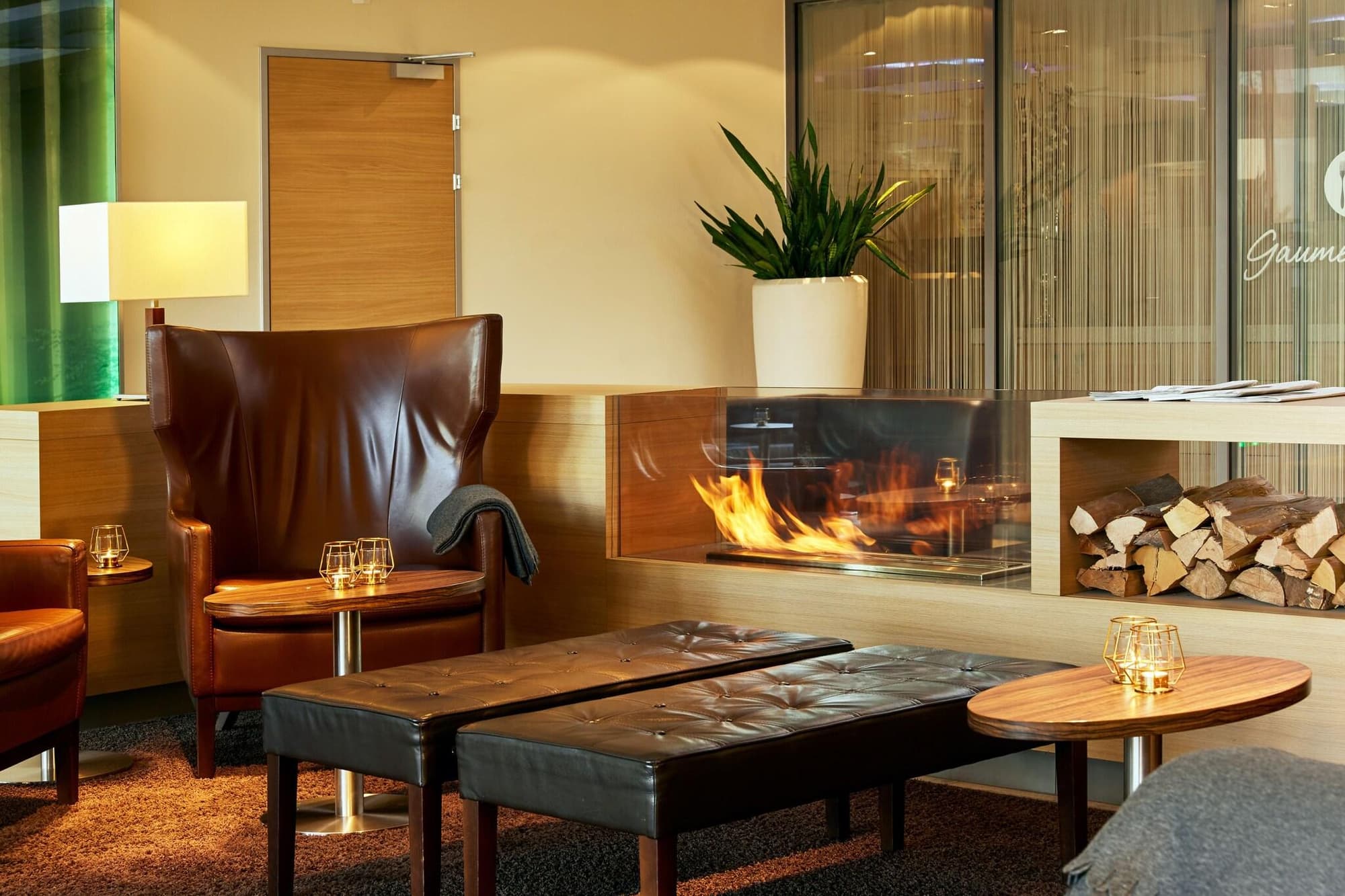 H+ Hotel Zurich, Lobby