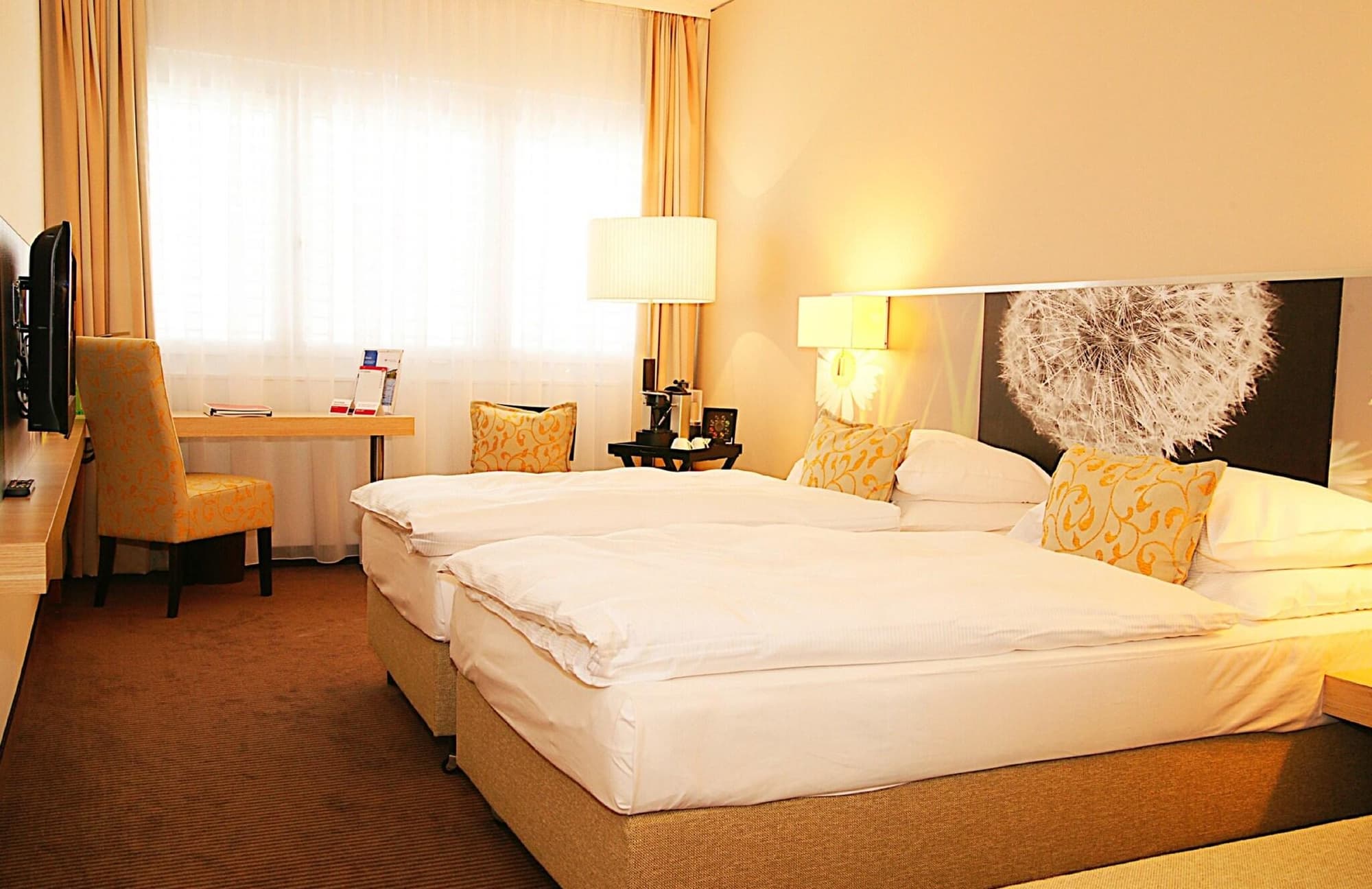 H+ Hotel Zurich, Room