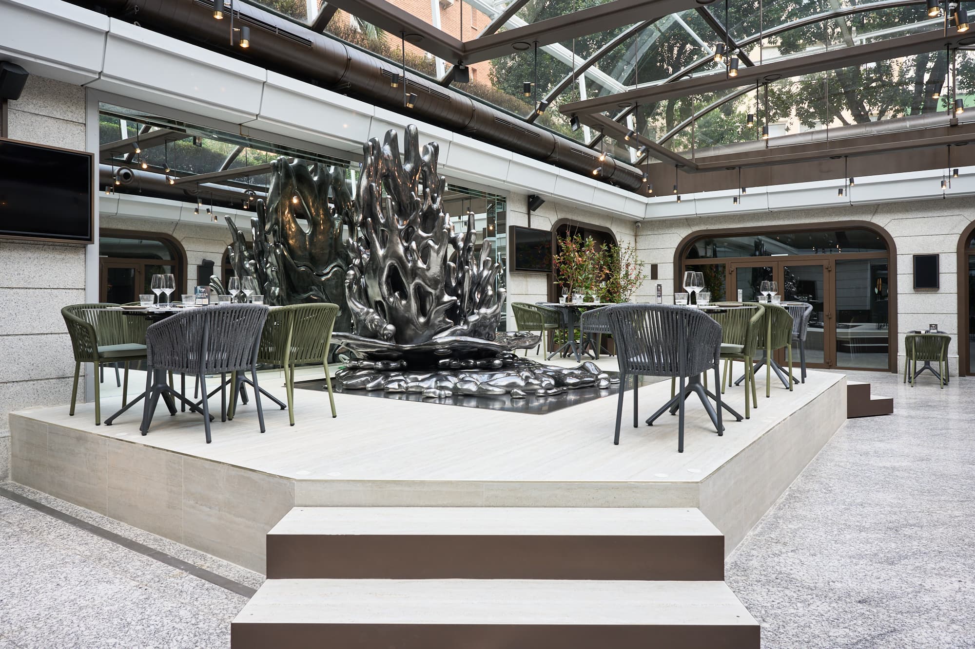 VP Madroño, Restaurant