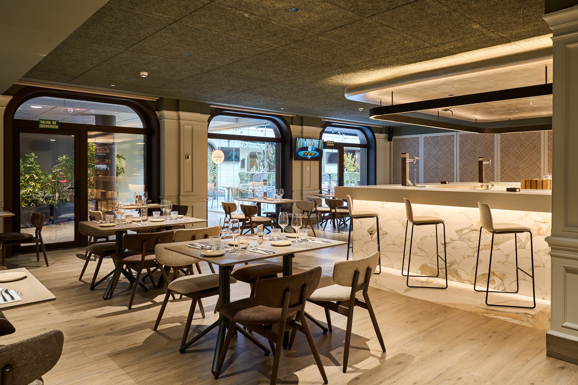 VP Madroño, Restaurant