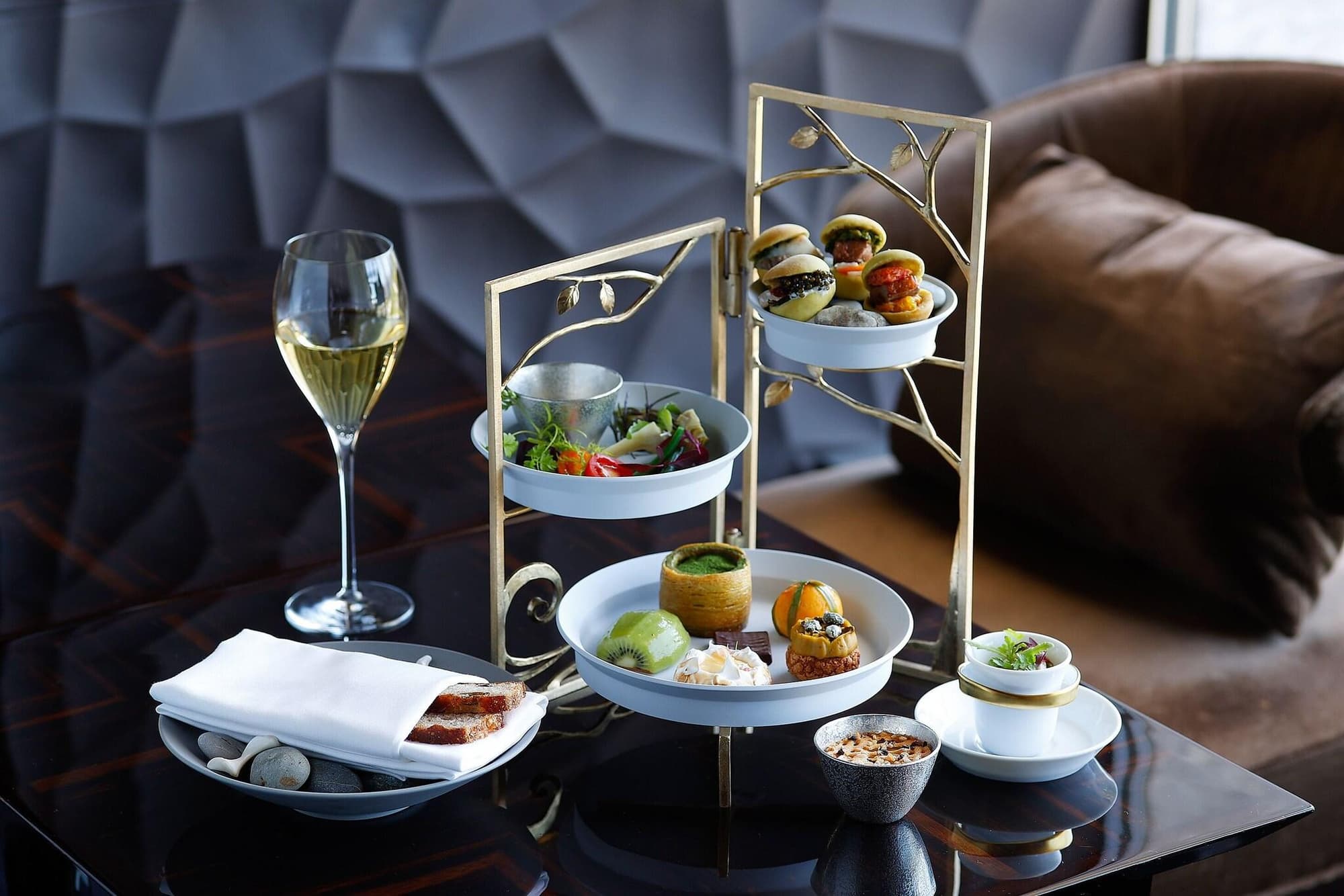 Palace Hotel Tokyo, Lobby