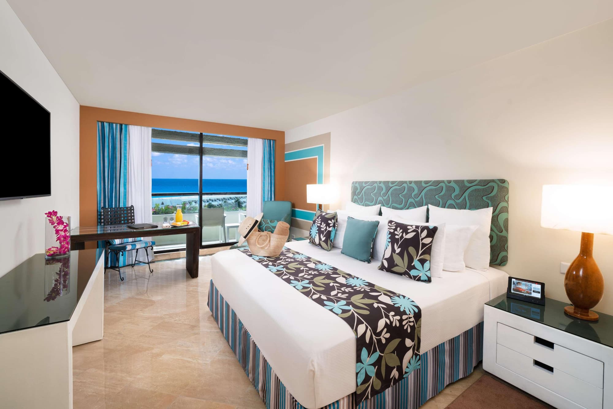 The Pyramid Cancun by Oasis, Room