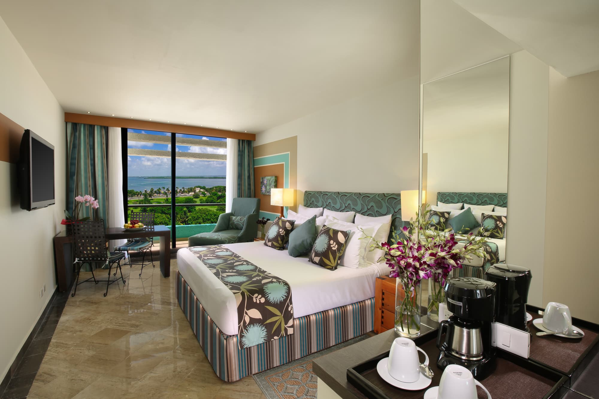 The Pyramid Cancun by Oasis, Room